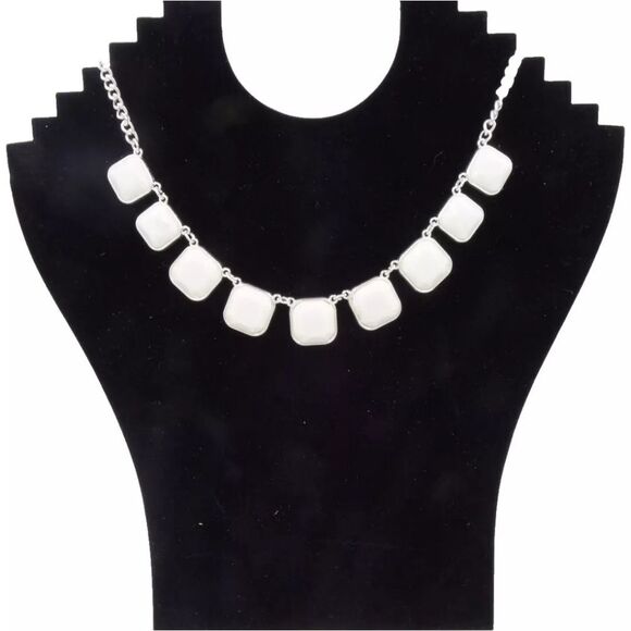 Silver Tone Necklace with Bright Off White Faceted Stones NWT - Picture 3 of 3